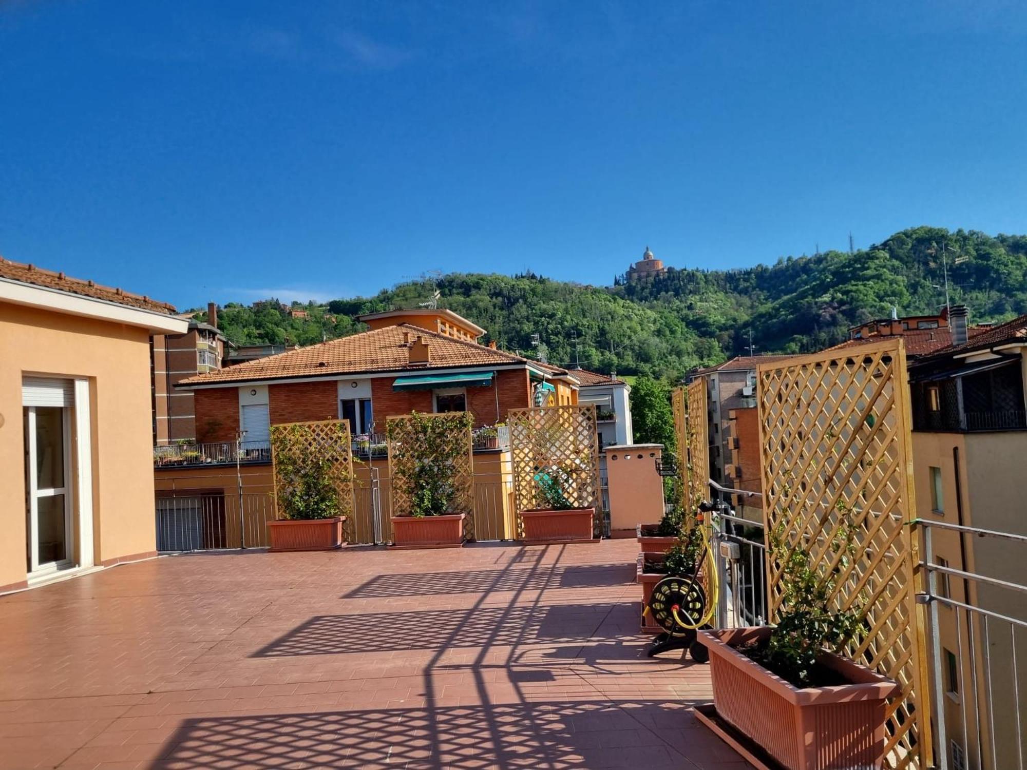 Апартаменты Attico Vista San Luca Болонья Экстерьер фото