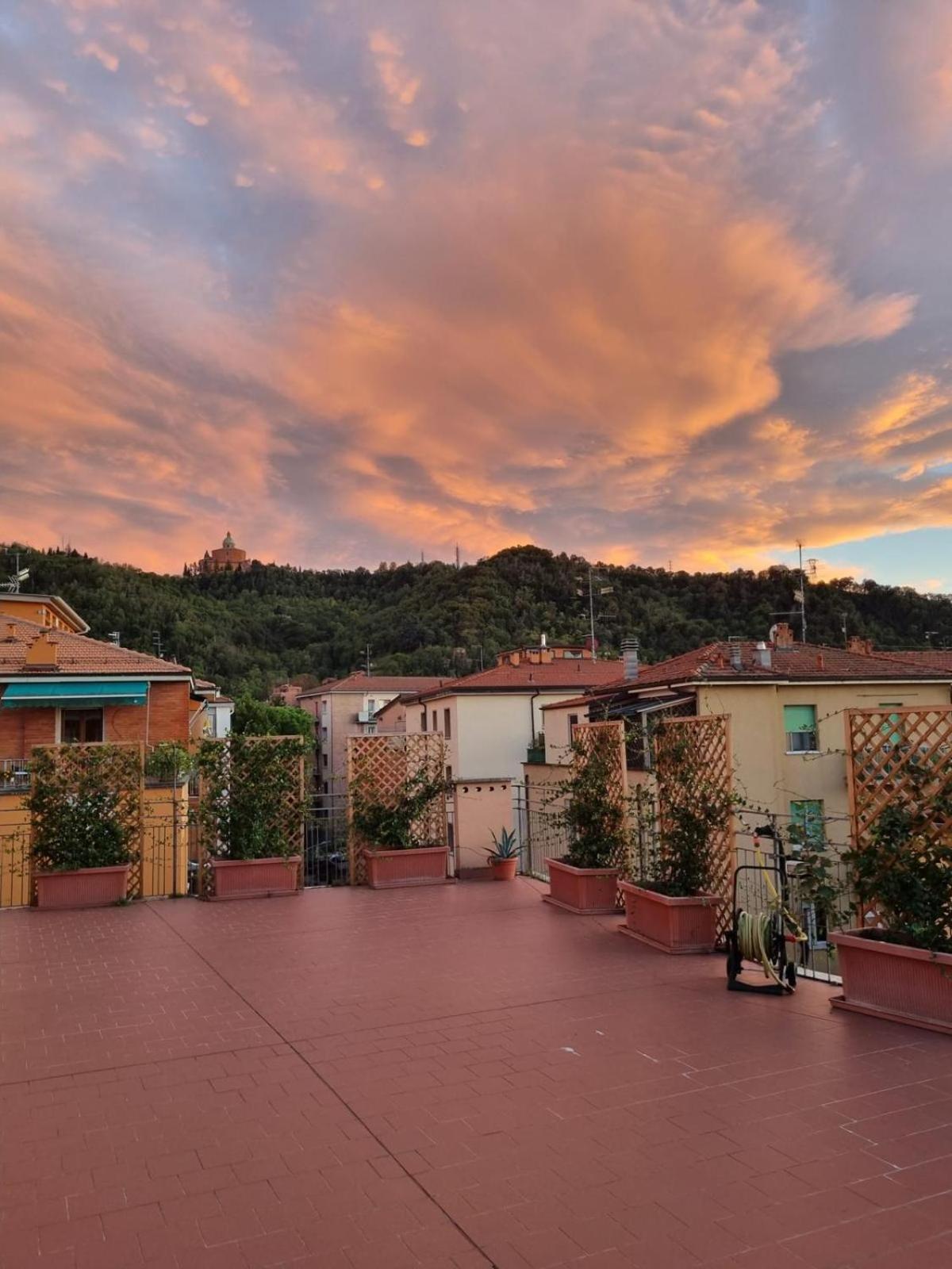 Апартаменты Attico Vista San Luca Болонья Экстерьер фото